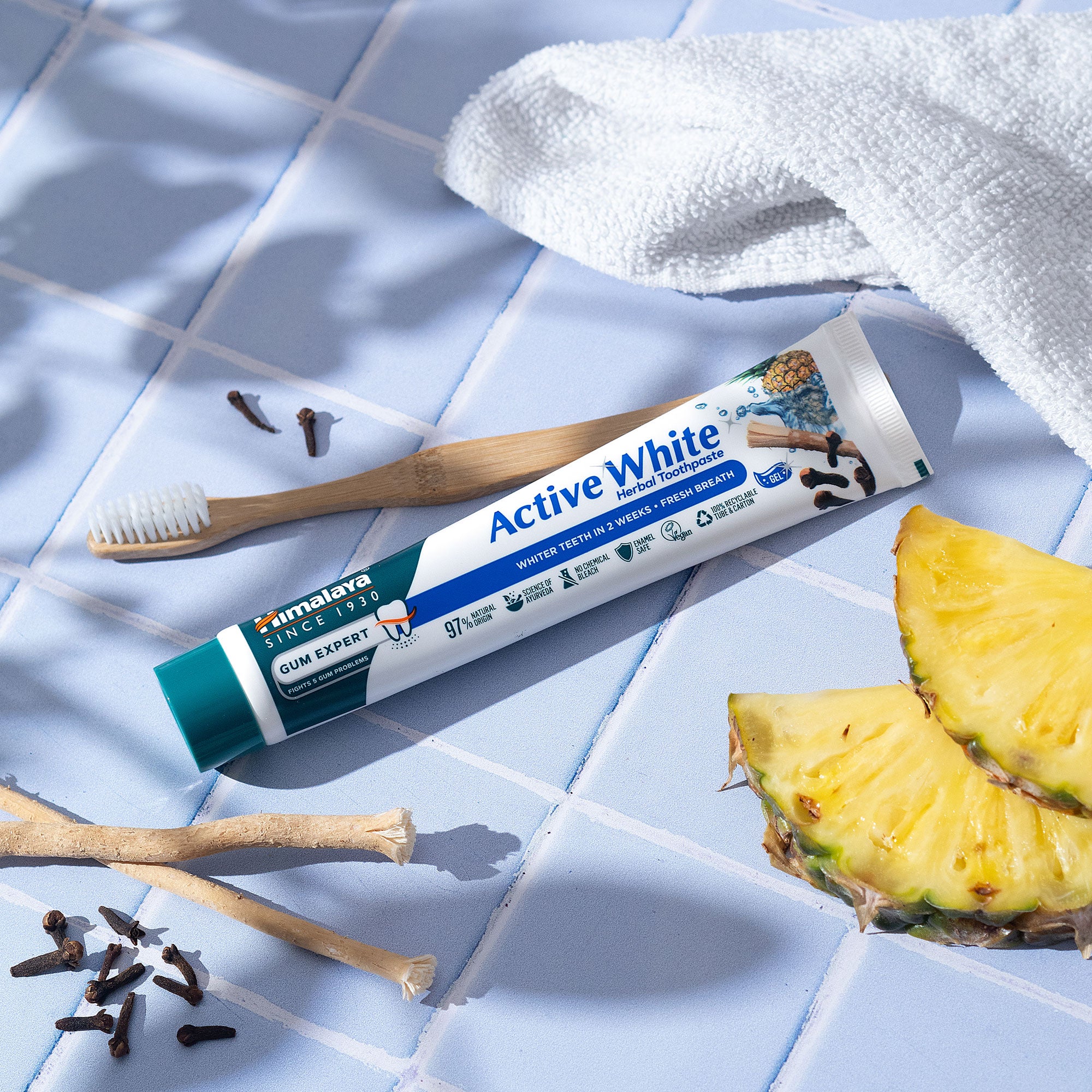 himalaya-gum-expert-zahnpasta-active-white-gel-75-ml-wei image 3