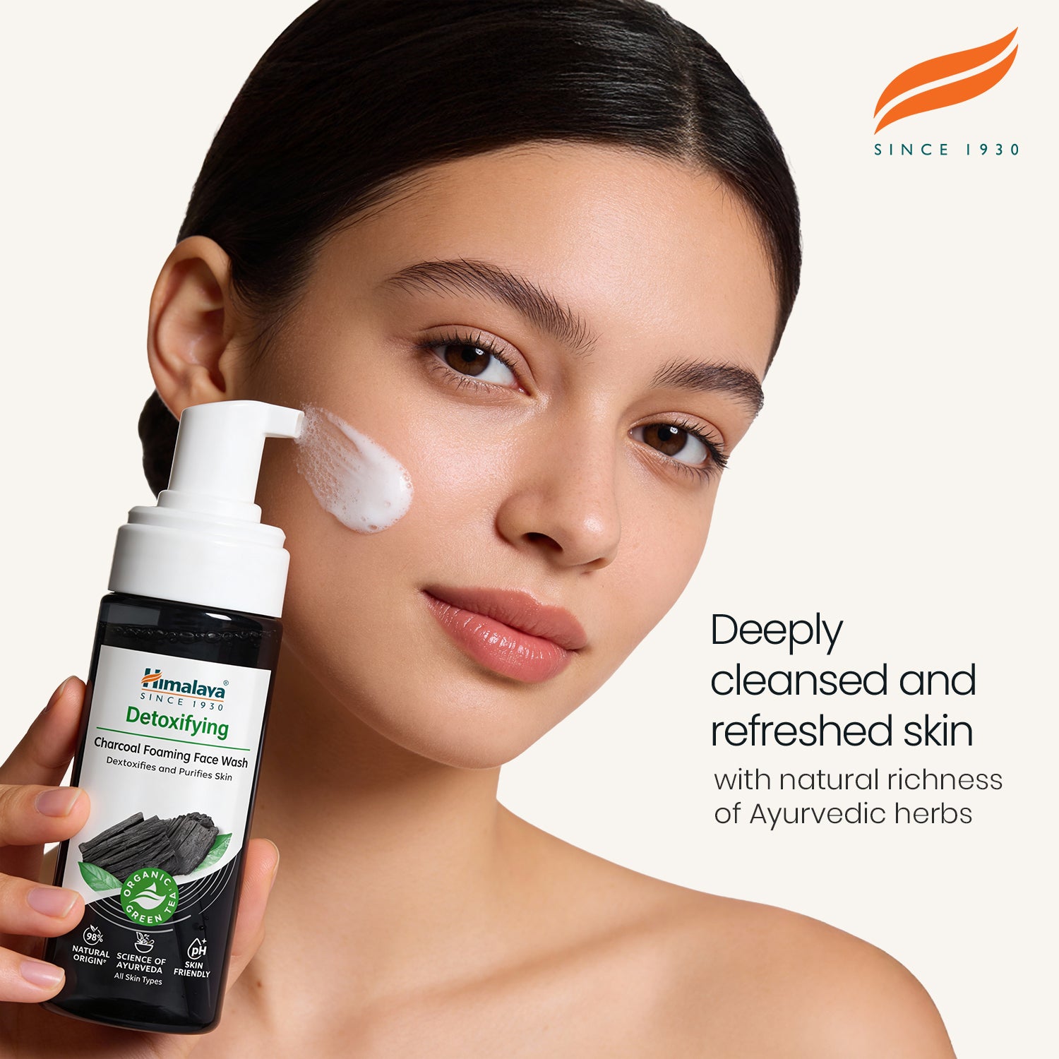 himalaya-detox-charcoal-foaming-face-wash-150-ml-fettige-haut image 5