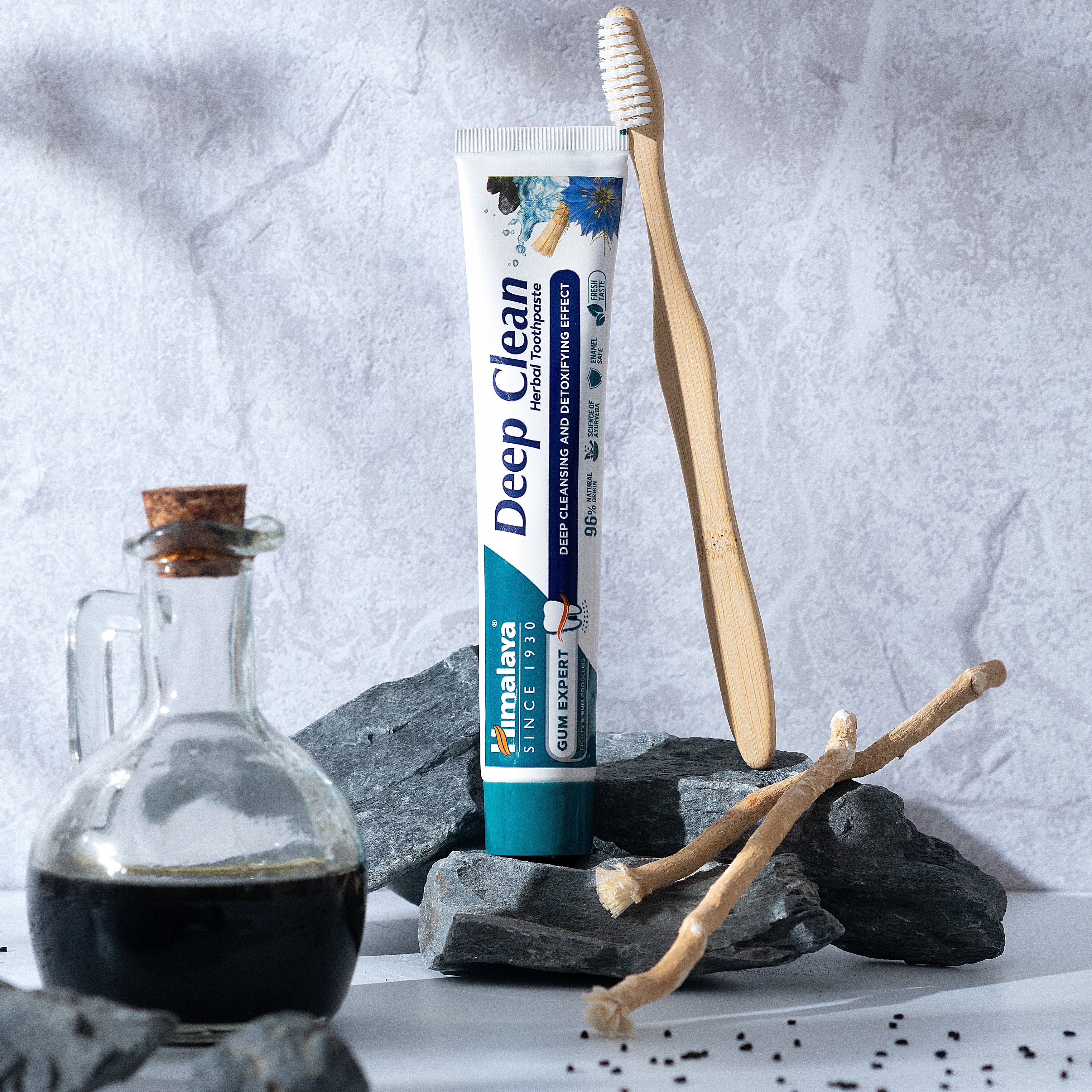 himalaya-gum-expert-tiefenreinigung-zahnpasta-75-ml-aktivkohle-fluoridfrei image 3