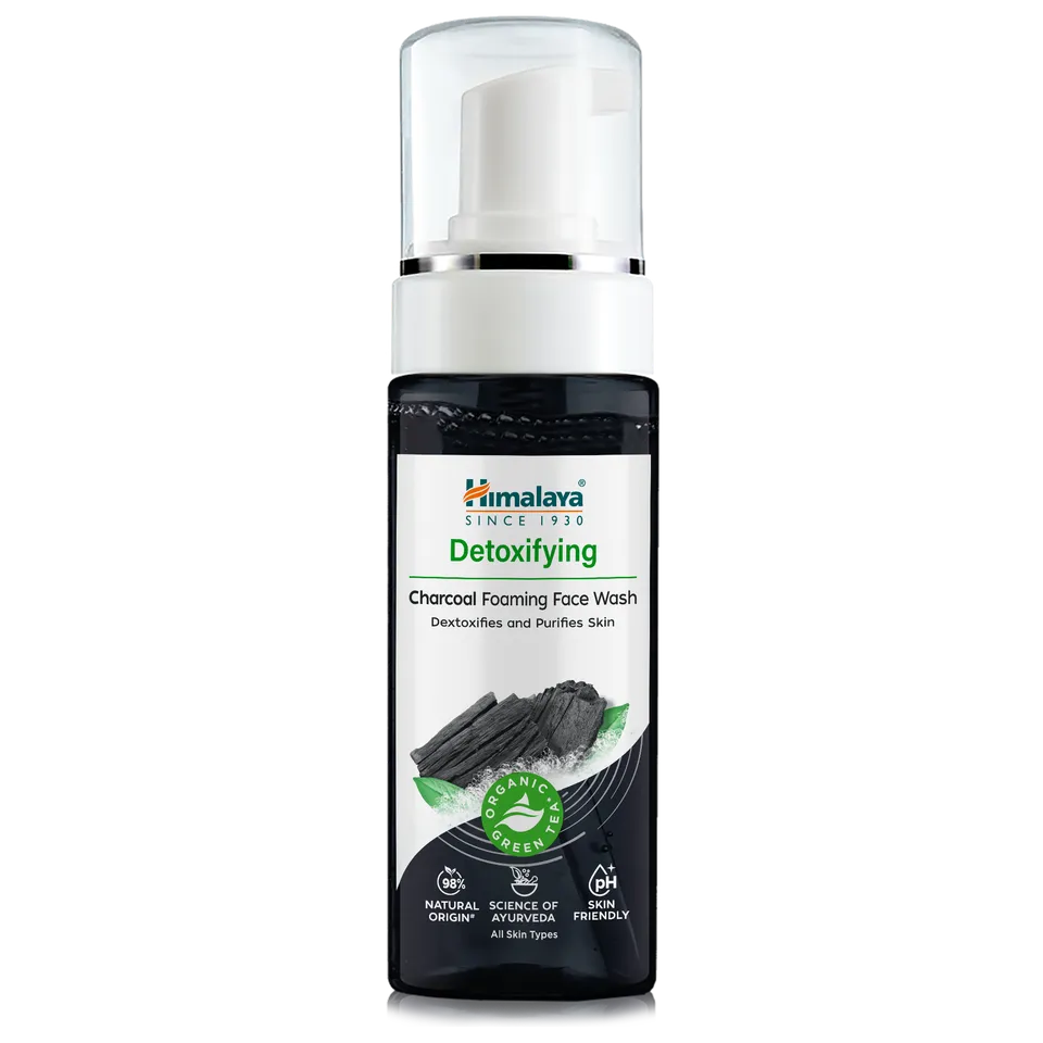himalaya-detox-charcoal-foaming-face-wash-150-ml-fettige-haut image 1